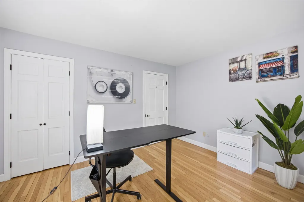 5 Pinecrest Circle Bedford NH 03110