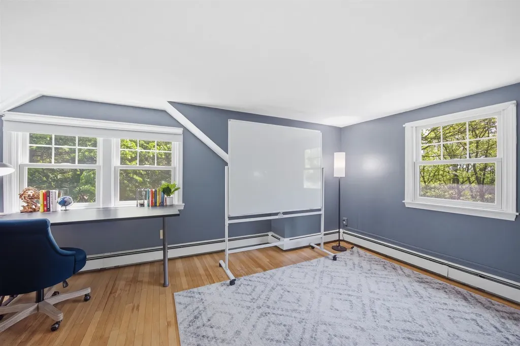 5 Pinecrest Circle Bedford NH 03110