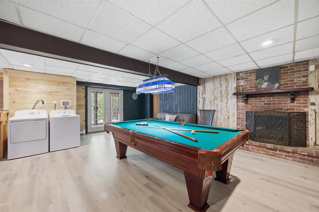 5 Pinecrest Circle Bedford NH 03110