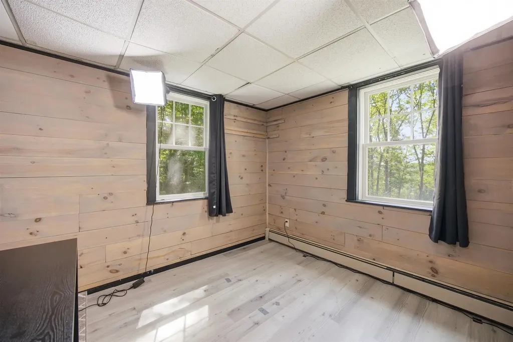 5 Pinecrest Circle Bedford NH 03110