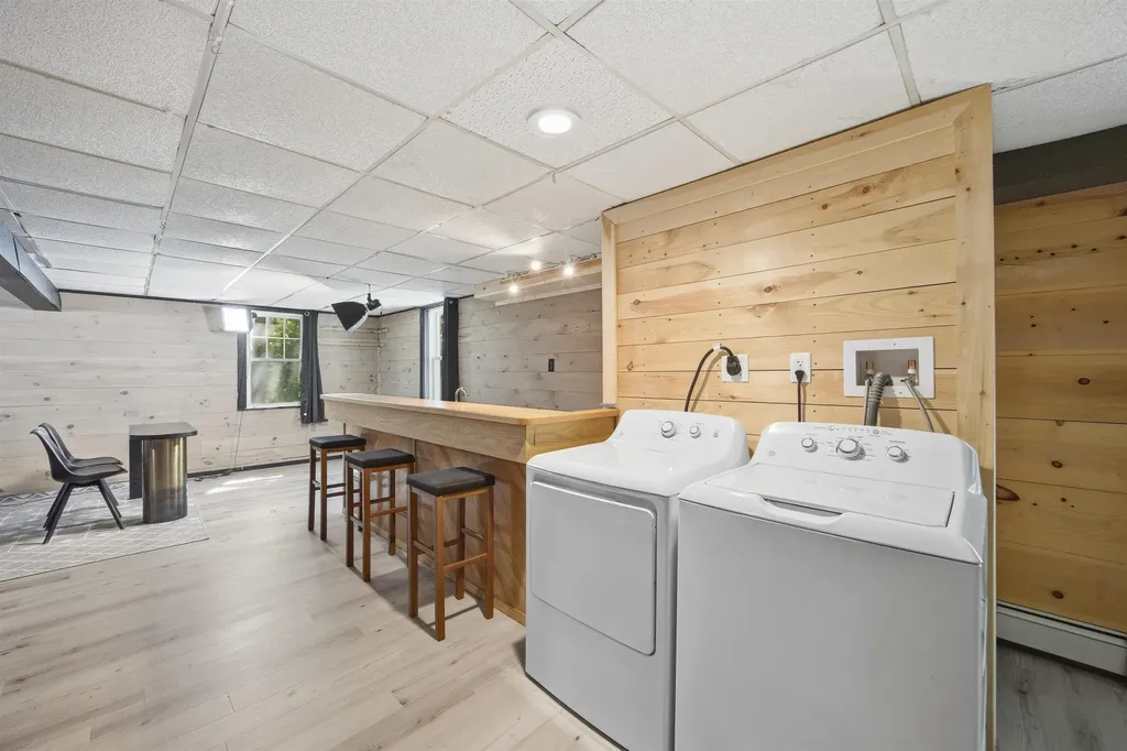 5 Pinecrest Circle Bedford NH 03110