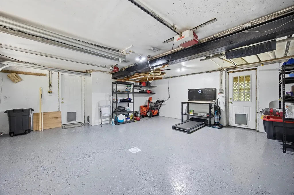 5 Pinecrest Circle Bedford NH 03110