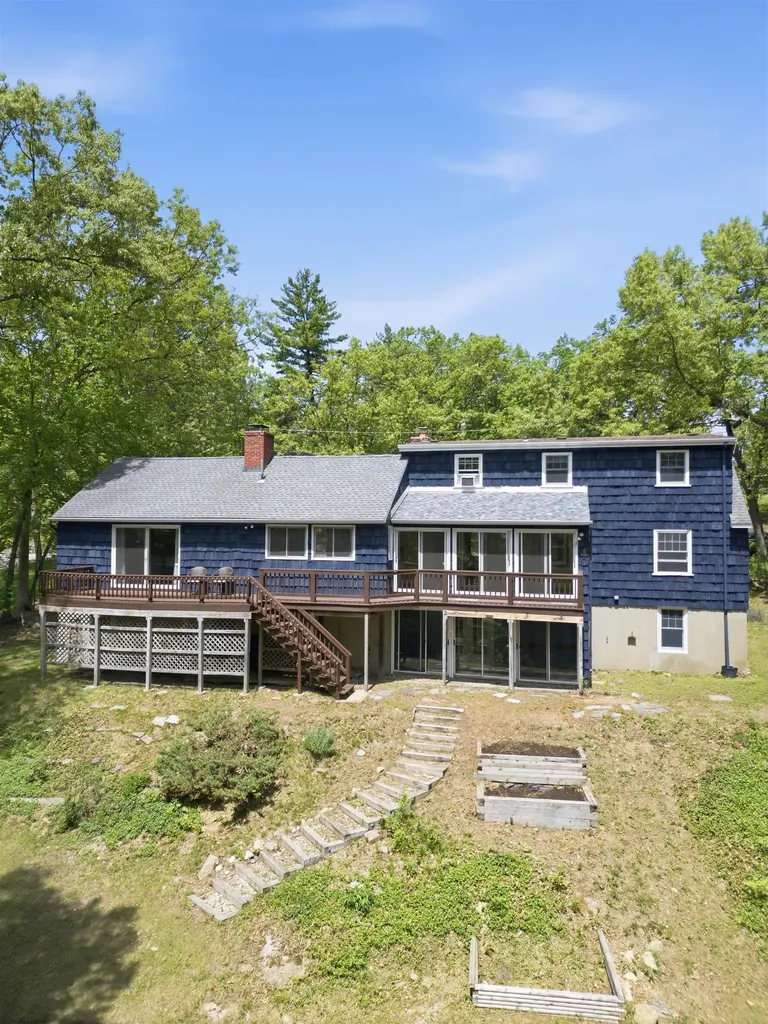 5 Pinecrest Circle Bedford NH 03110