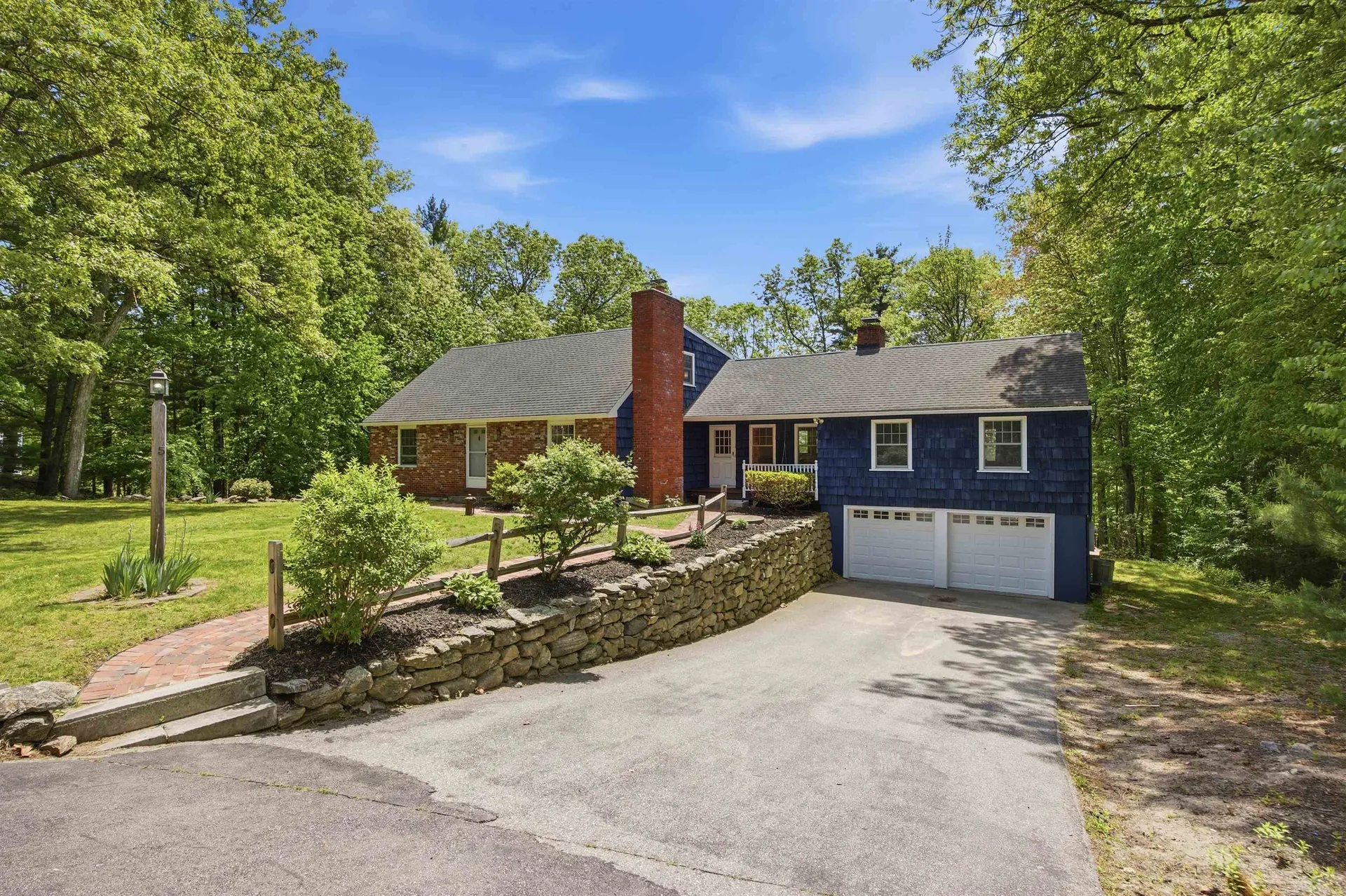 5 Pinecrest Circle Bedford NH 03110