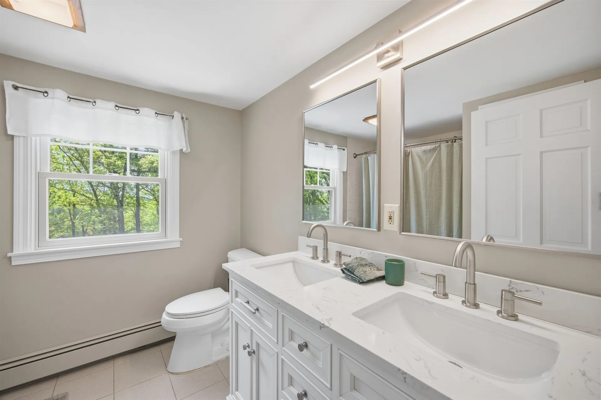 5 Pinecrest Circle Bedford NH 03110