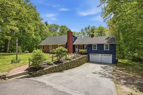 5 Pinecrest Circle Bedford NH 03110