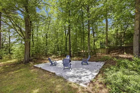 5 Pinecrest Circle Bedford NH 03110