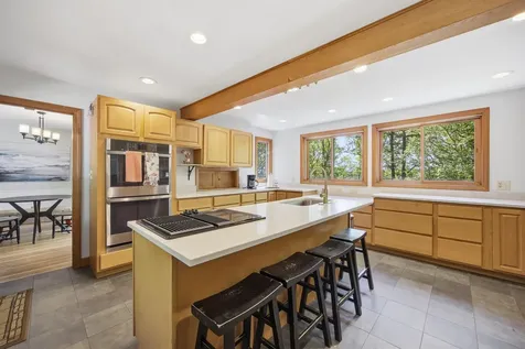 5 Pinecrest Circle Bedford NH 03110