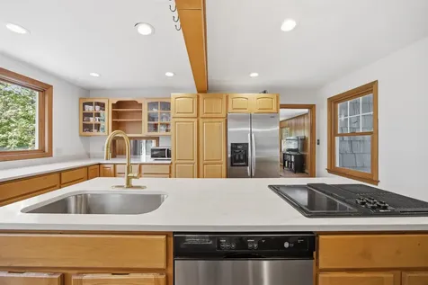 5 Pinecrest Circle Bedford NH 03110