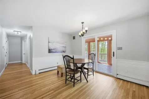 5 Pinecrest Circle Bedford NH 03110