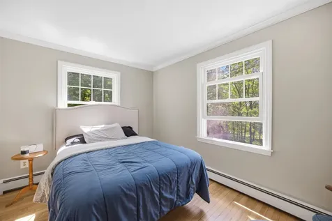 5 Pinecrest Circle Bedford NH 03110