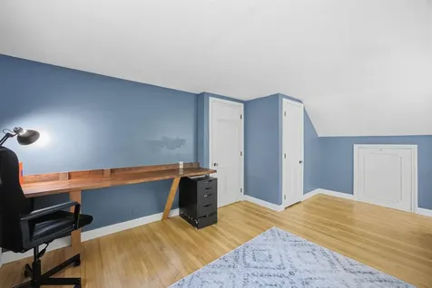 5 Pinecrest Circle Bedford NH 03110