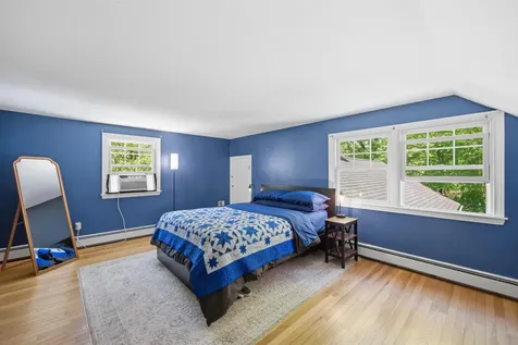 5 Pinecrest Circle Bedford NH 03110
