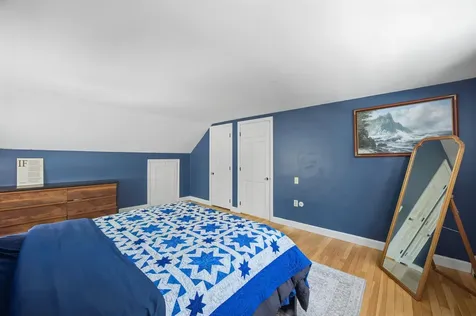 5 Pinecrest Circle Bedford NH 03110