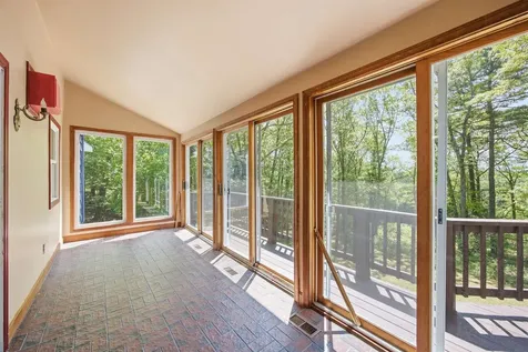 5 Pinecrest Circle Bedford NH 03110