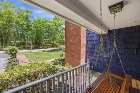 5 Pinecrest Circle Bedford NH 03110