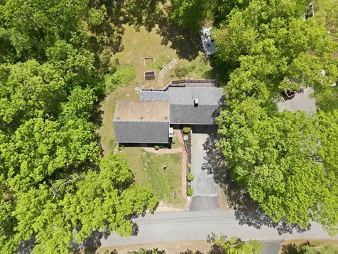 5 Pinecrest Circle Bedford NH 03110