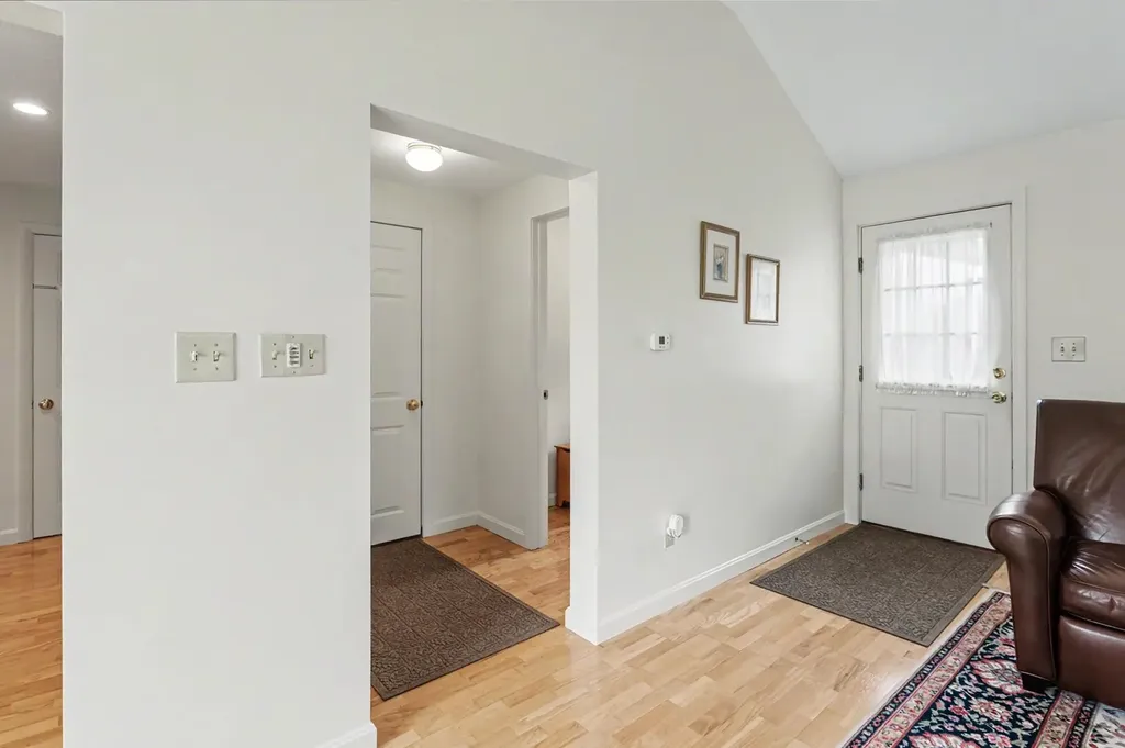 14 Upstone Drive Nashua NH 03063