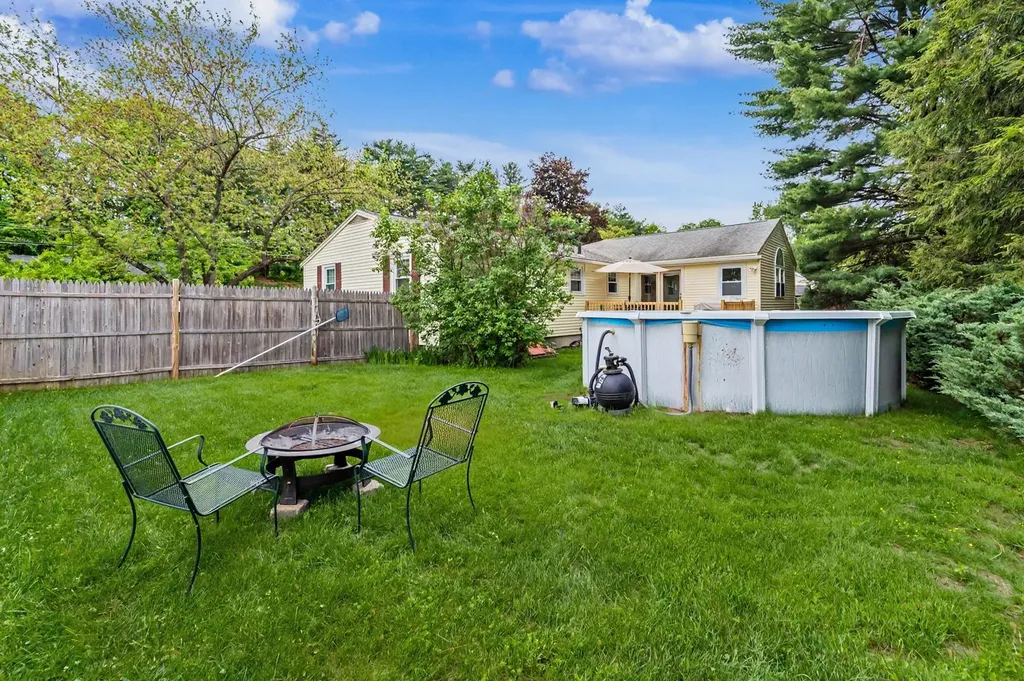 14 Upstone Drive Nashua NH 03063