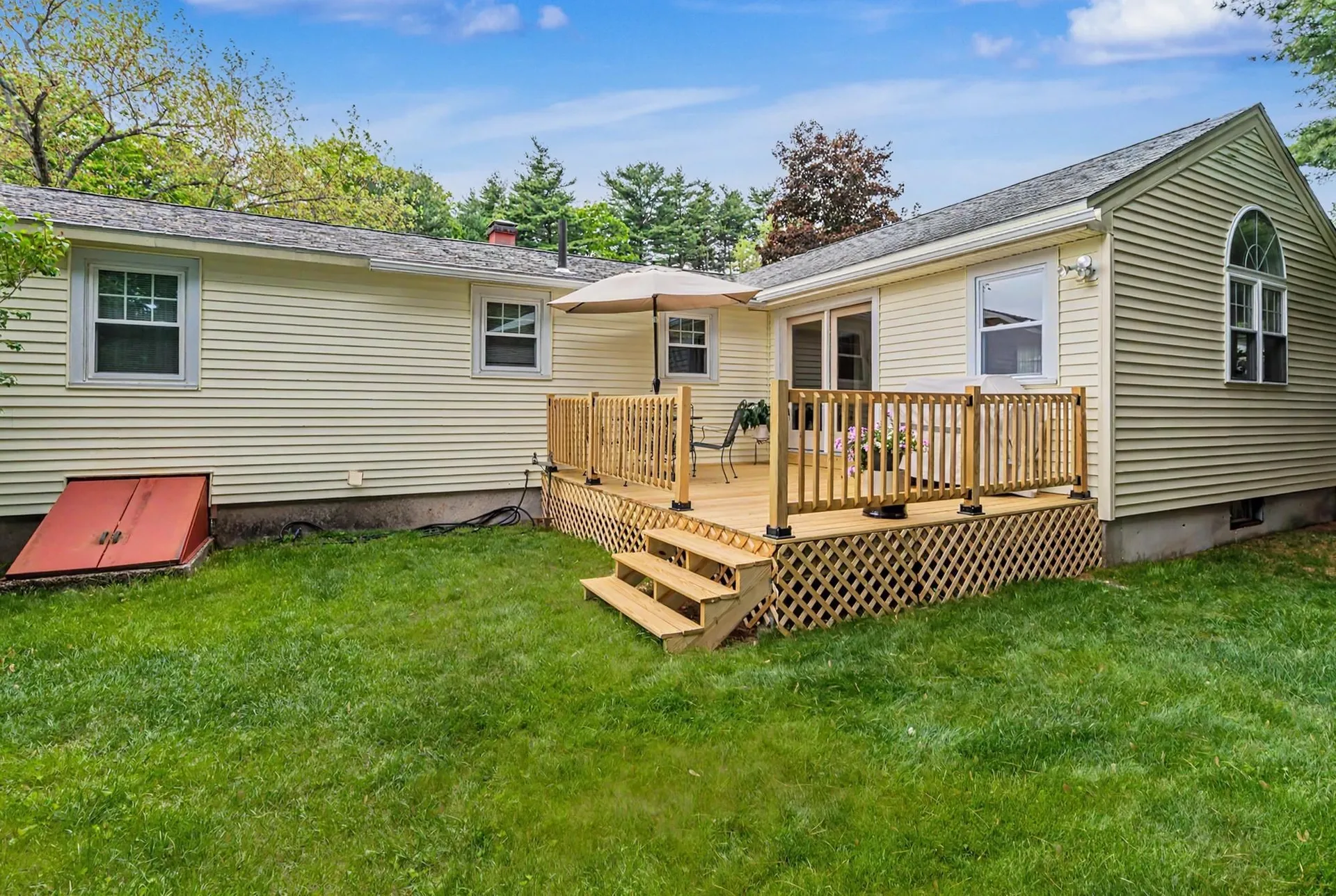 14 Upstone Drive Nashua NH 03063