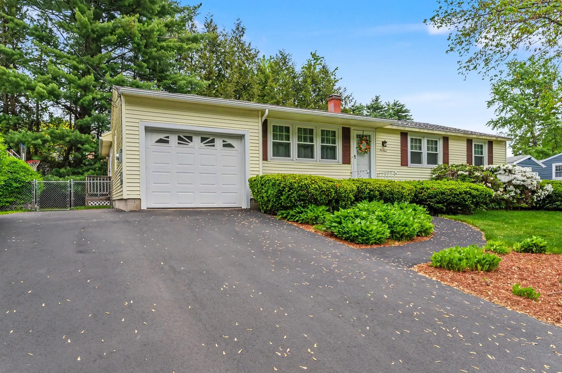 14 Upstone Drive Nashua NH 03063