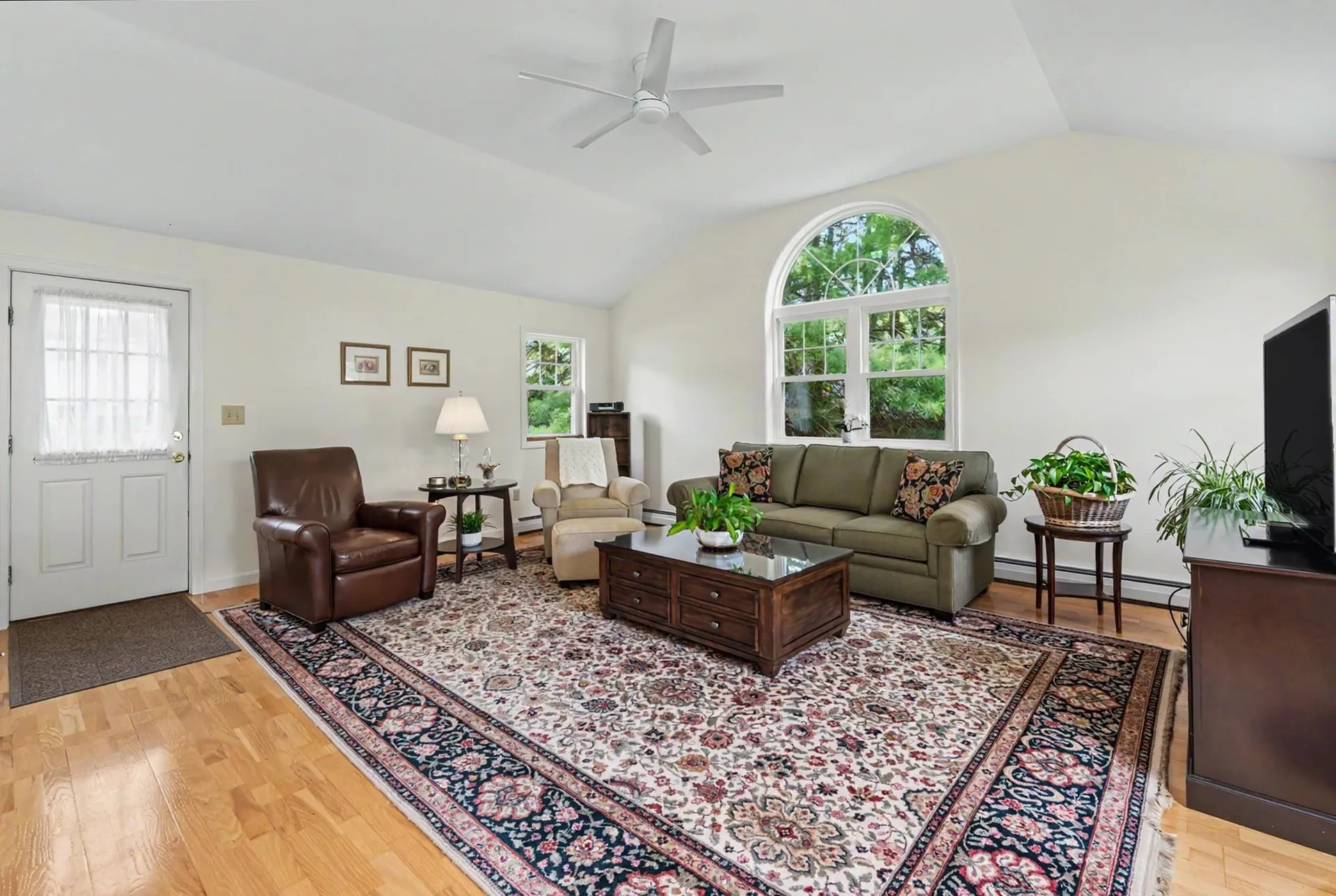 14 Upstone Drive Nashua NH 03063