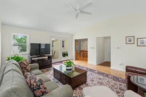 14 Upstone Drive Nashua NH 03063