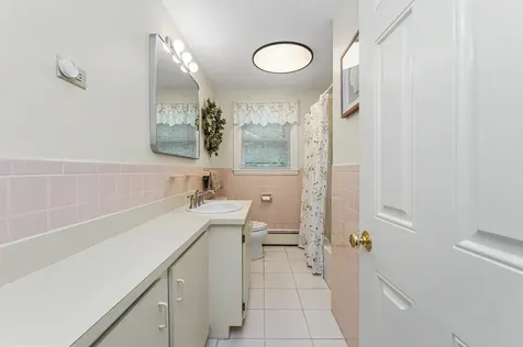 14 Upstone Drive Nashua NH 03063
