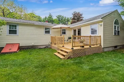 14 Upstone Drive Nashua NH 03063