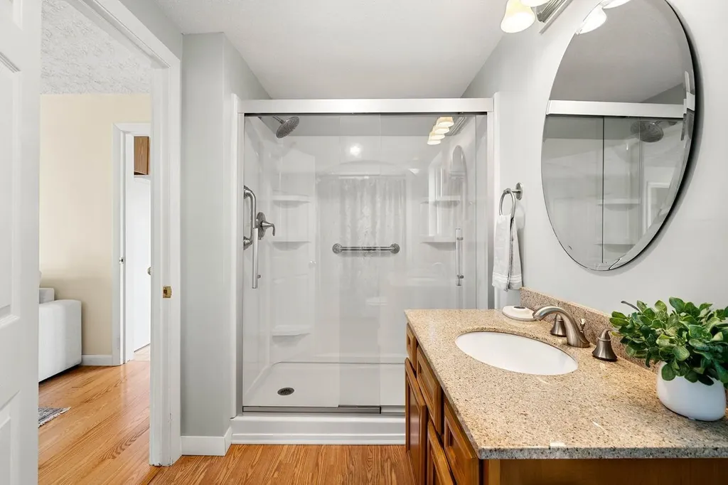 8 Maplewood Avenue Goffstown NH 03045