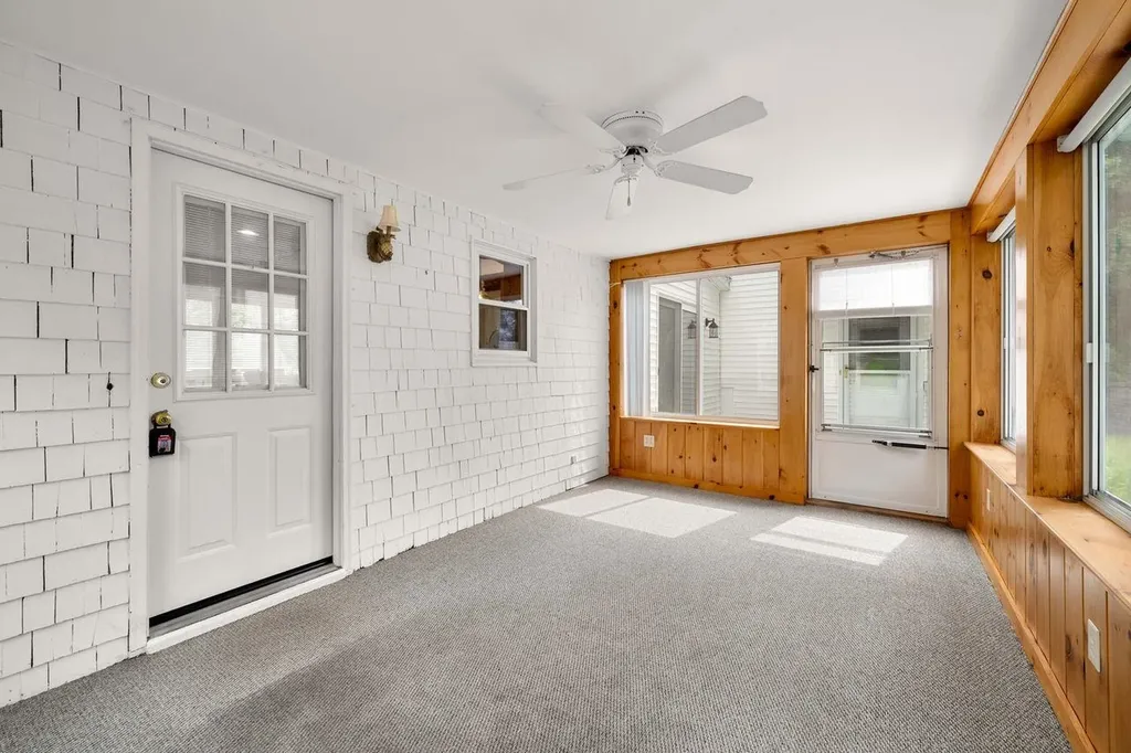 8 Maplewood Avenue Goffstown NH 03045