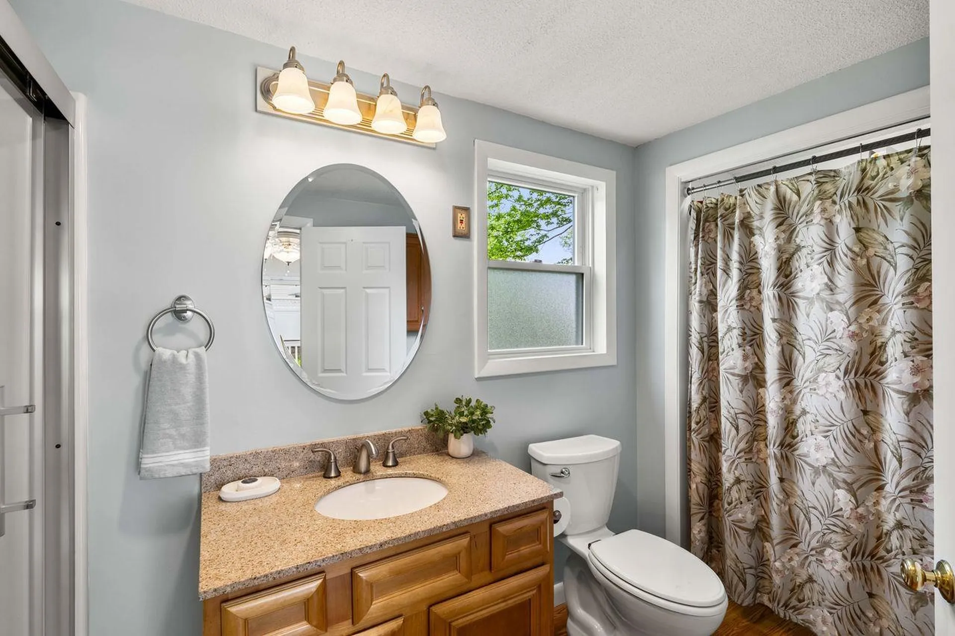 8 Maplewood Avenue Goffstown NH 03045