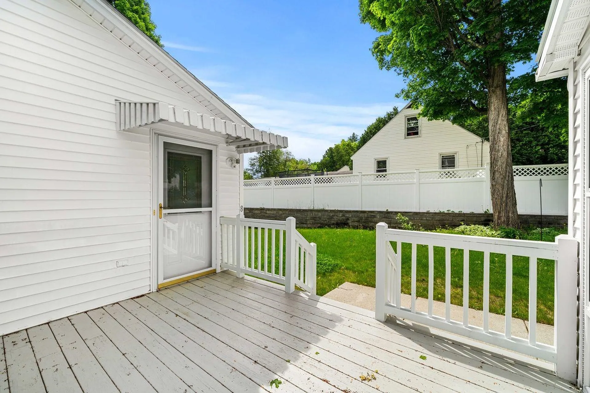 8 Maplewood Avenue Goffstown NH 03045
