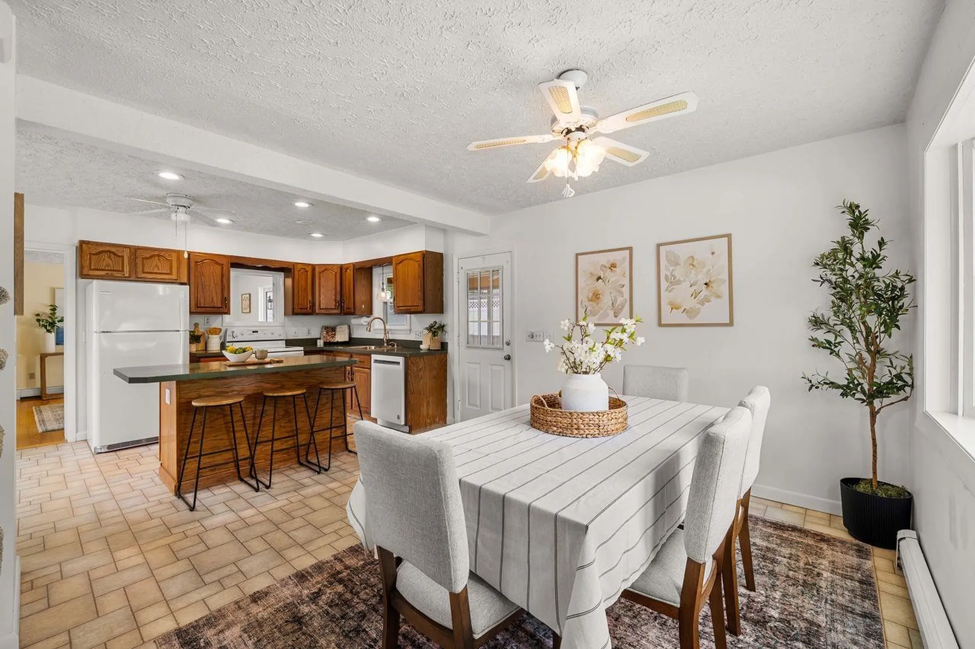8 Maplewood Avenue Goffstown NH 03045