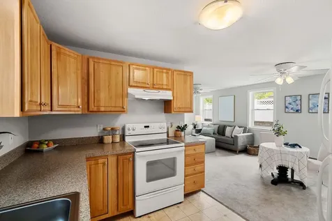 8 Maplewood Avenue Goffstown NH 03045