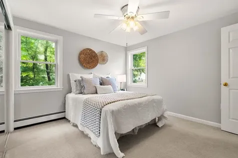 8 Maplewood Avenue Goffstown NH 03045