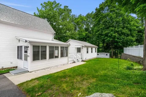 8 Maplewood Avenue Goffstown NH 03045