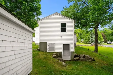8 Maplewood Avenue Goffstown NH 03045