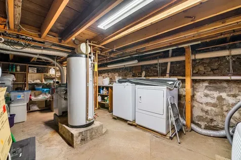 8 Maplewood Avenue Goffstown NH 03045