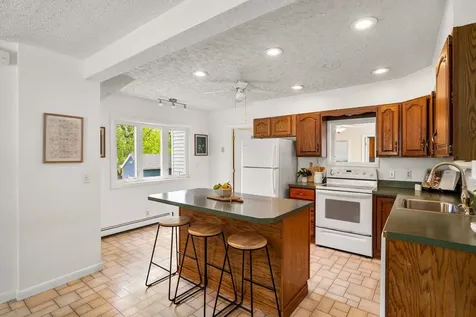 8 Maplewood Avenue Goffstown NH 03045