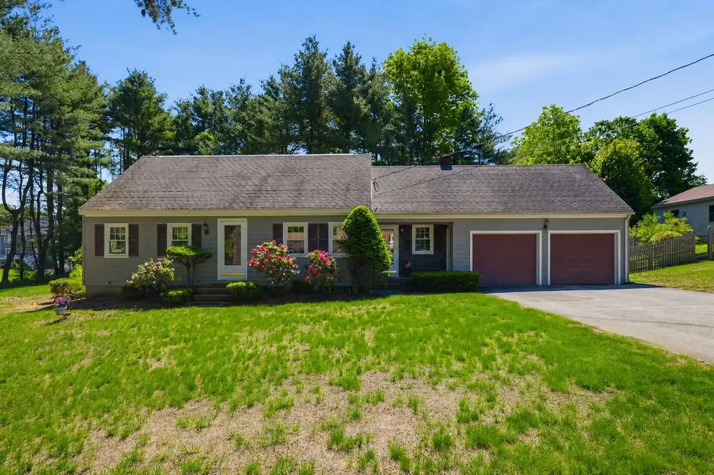 23 Rustic Lane Plaistow NH 03865