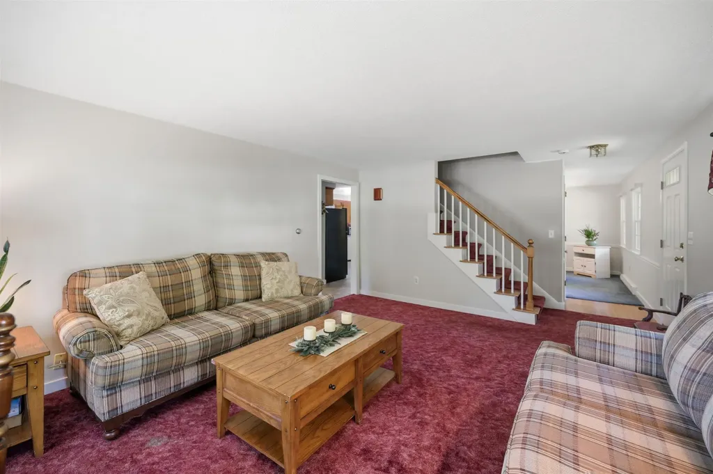 23 Rustic Lane Plaistow NH 03865