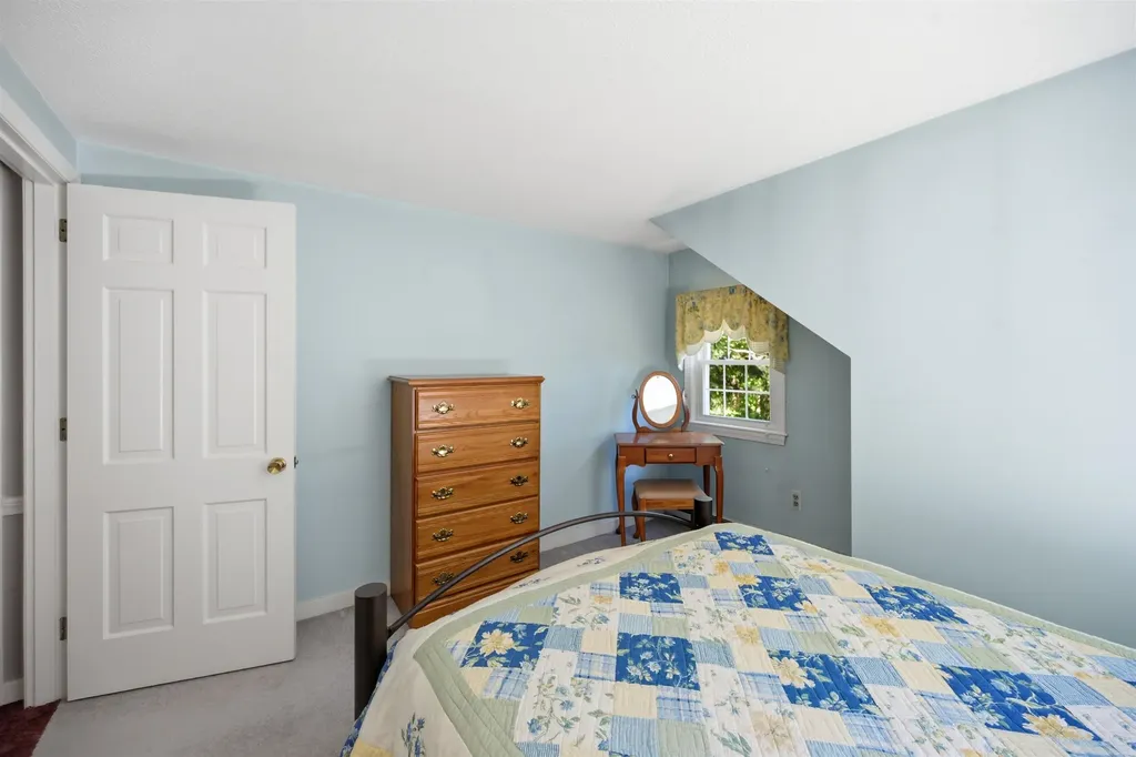 23 Rustic Lane Plaistow NH 03865