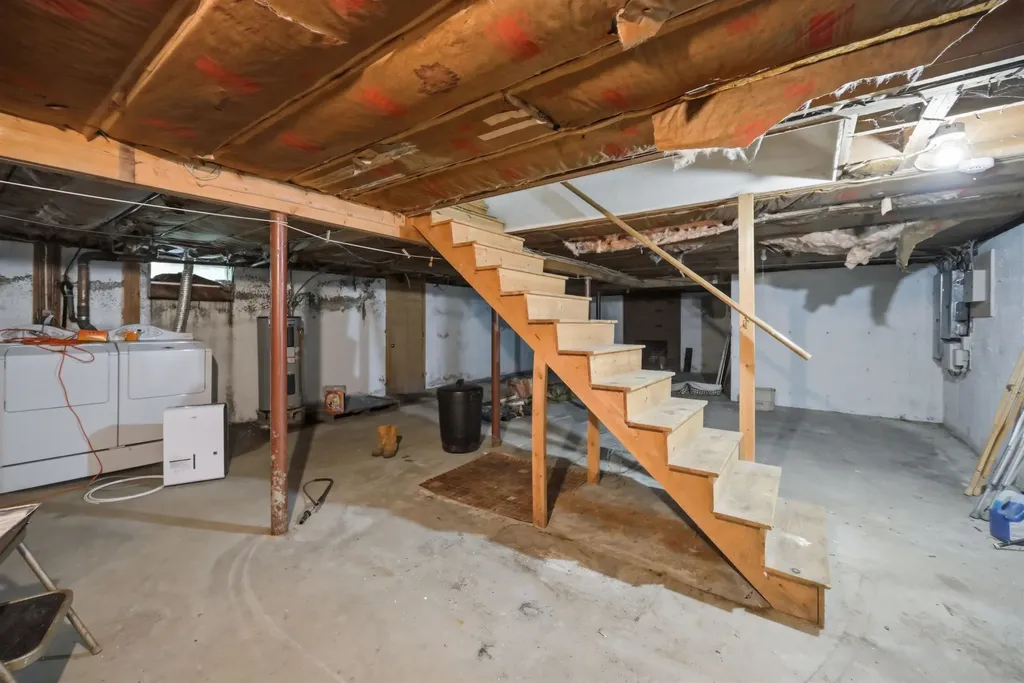 23 Rustic Lane Plaistow NH 03865