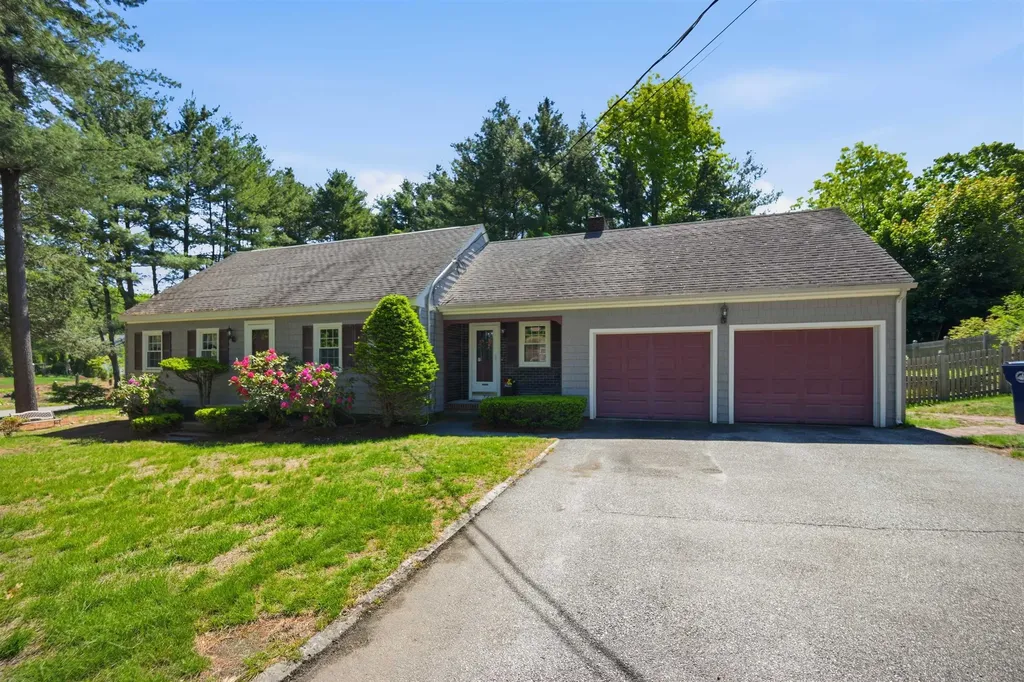 23 Rustic Lane Plaistow NH 03865