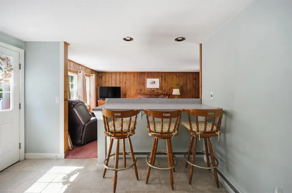 23 Rustic Lane Plaistow NH 03865