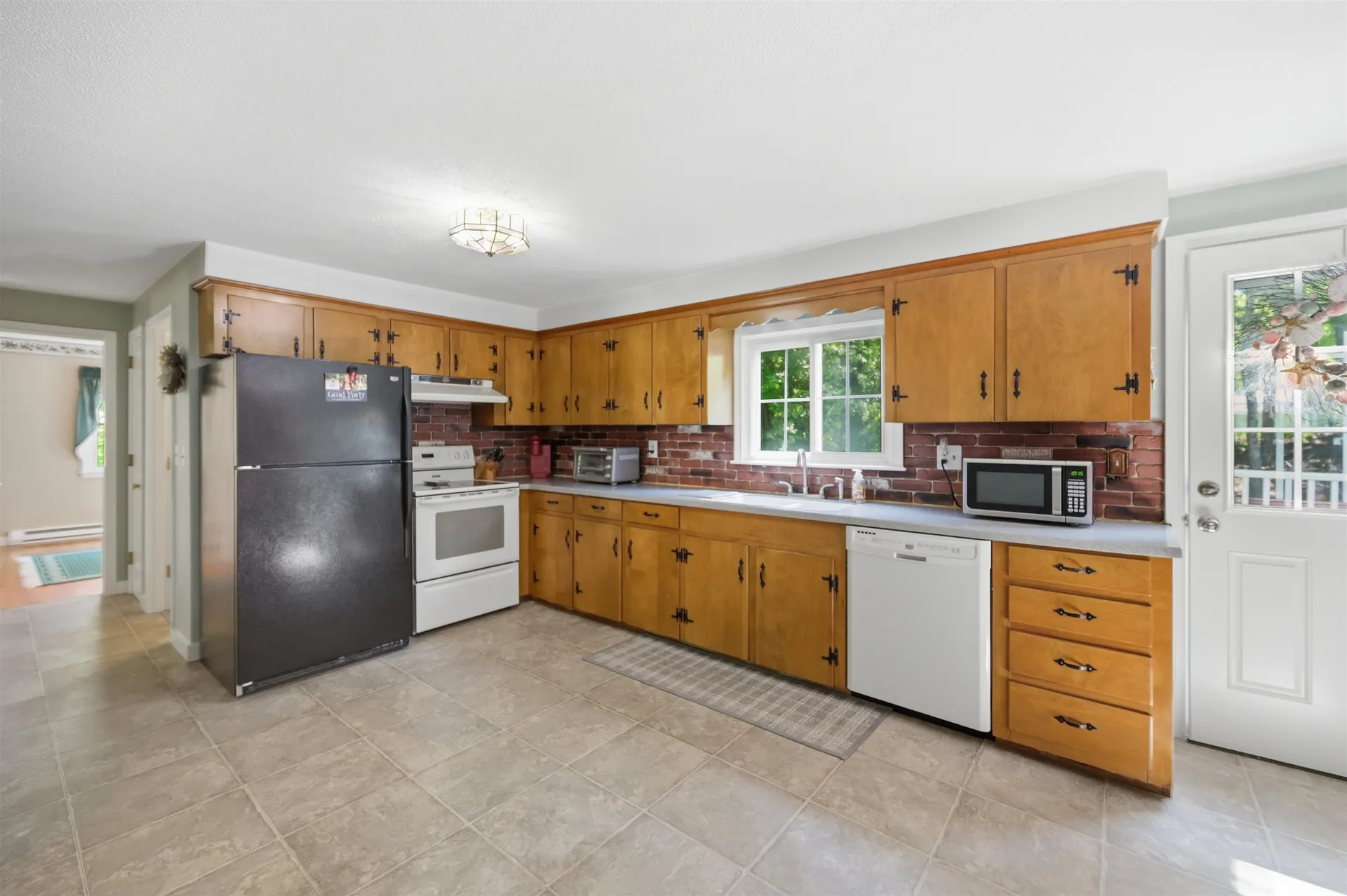 23 Rustic Lane Plaistow NH 03865