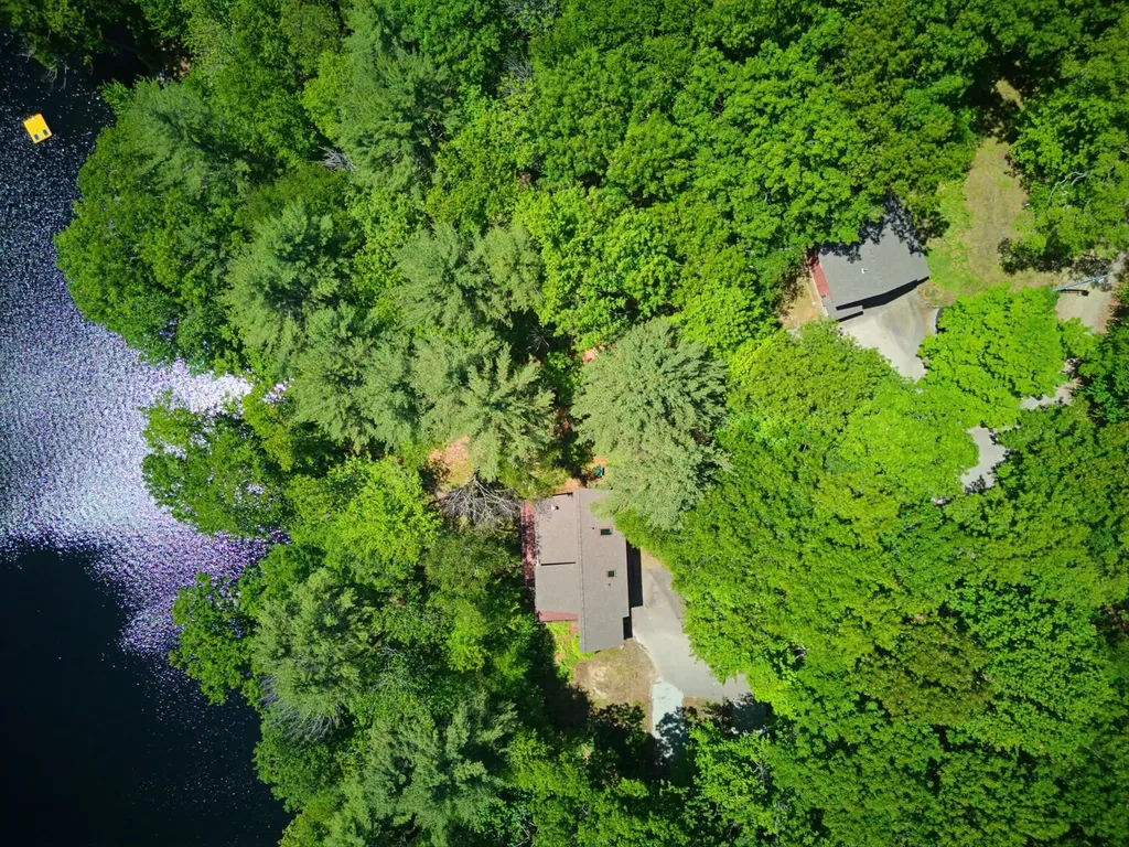 18 Treehouse Way Barrington NH 03825