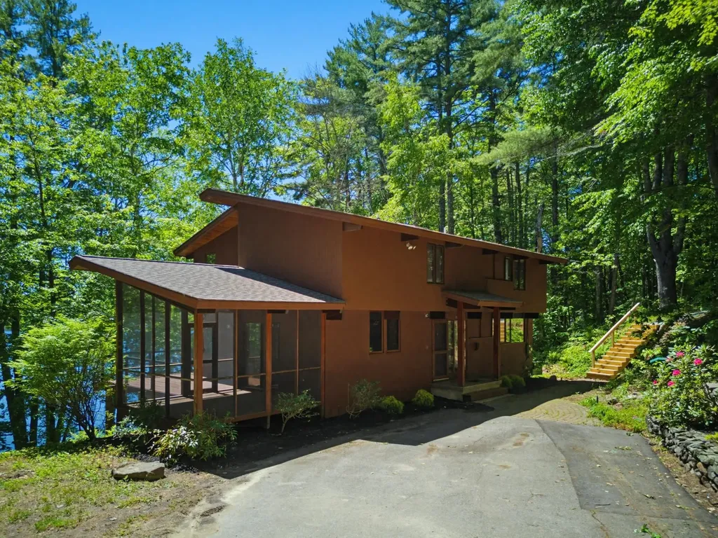 18 Treehouse Way Barrington NH 03825
