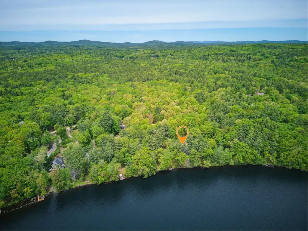 18 Treehouse Way Barrington NH 03825